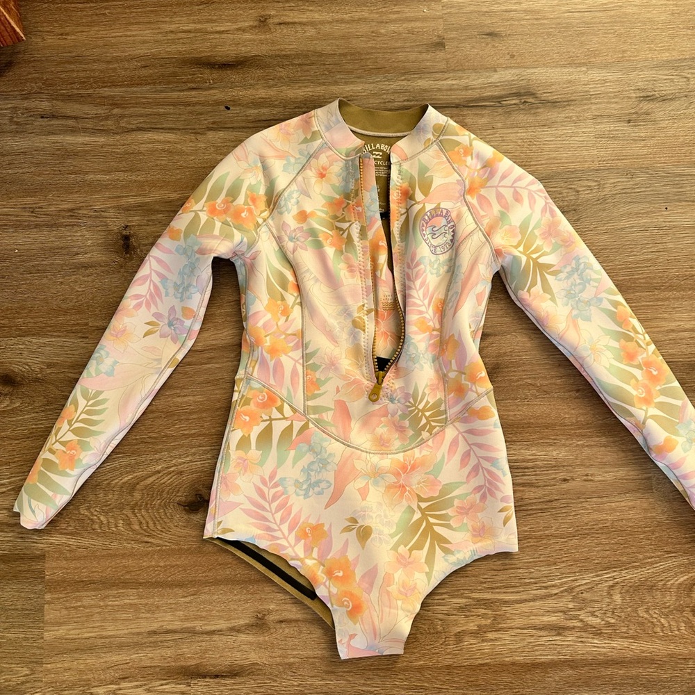Large Billabong Surf Wetsuit